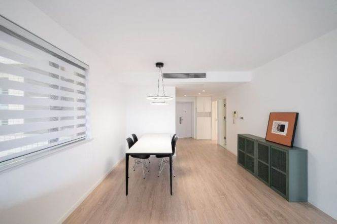 South Shaanxi Rd metro/3br2bt/outdoor balcony/central AC/floor heat