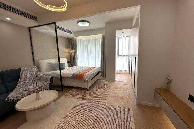 Nice compound/elevator 1br 1lr/cozy&modern/NR Jiaotong uni/hongqiao rd@L10/3/4