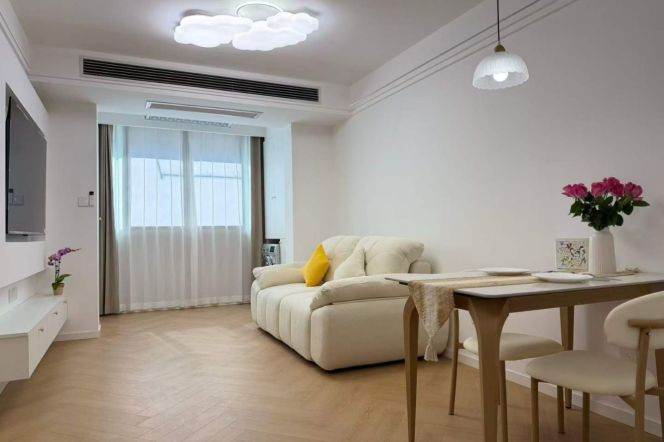 4minutes from jiangsu rd metro station