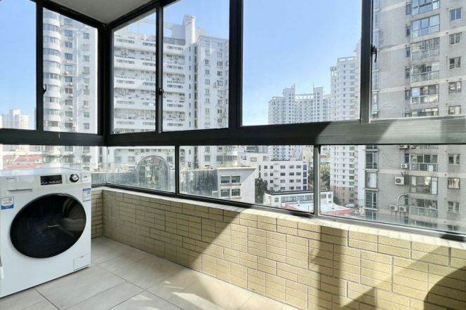 Nice compound   Bright 1br  elevator and floor heating  / Spacious /Modern/ Quiet 