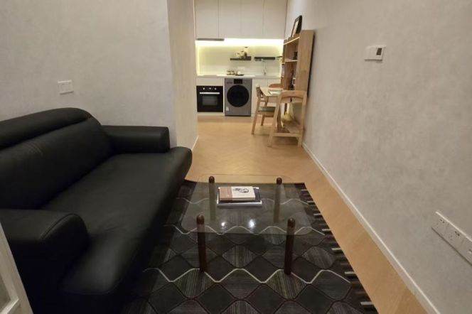 Brilliant high ceiling one bedroom Apt+gym+heating+central AC @Changping