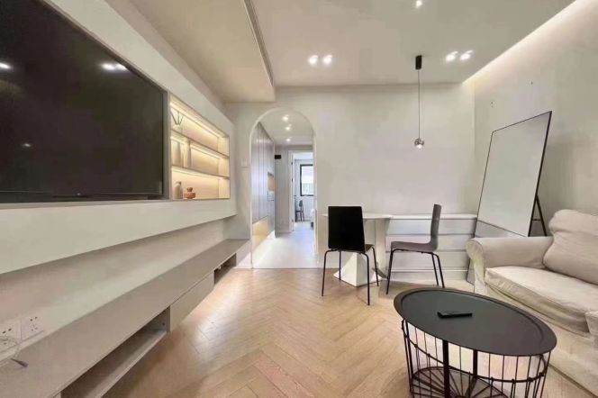 Brand new 2 br 10.5K super nice modern decoration golden location M7/13 Jing'an 