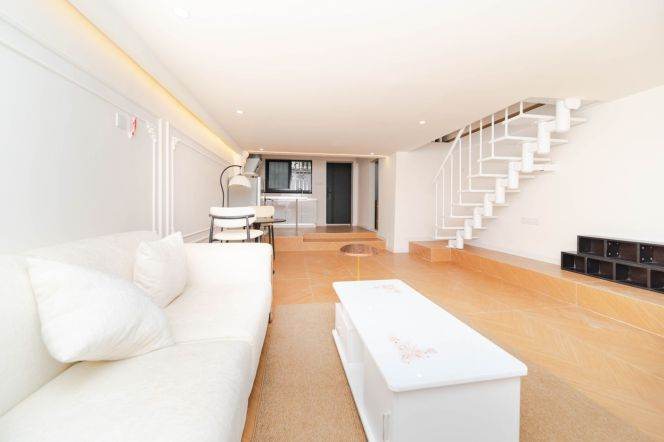 Freshly renovated duplex 1br,close to Shanghai Library,Line 10