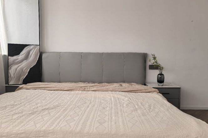 High rise two bedrooms elevator apt near Zhongshan Park