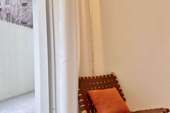 Jing'an Spacious 1Br/2Lr/1Bt+Lovely Yard@L7 Chagping Rd Station 