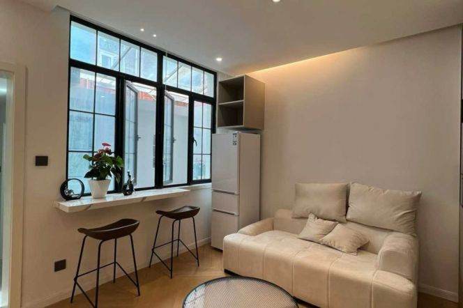 jing'an temple 1BR/living room@L2/7