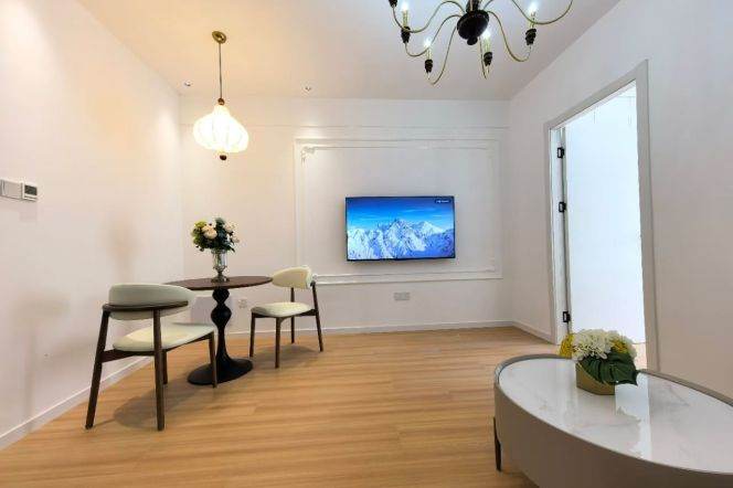 9.2k Clean 1Br with floor heating Nr Changshou Rd.line7/13