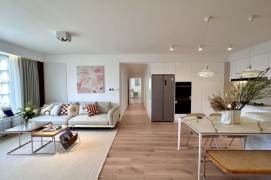 Hongtai Mansion — 4BR High-Floor Apartment