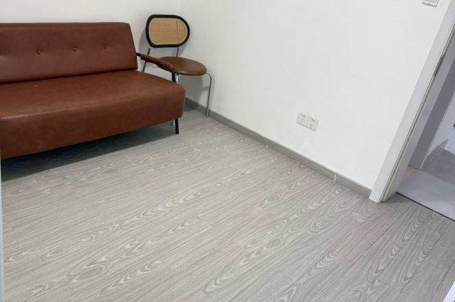 Cozy 2br 1lr/great value/balcony/bright room,3 mins walk to Jiaotong uni@L10/11