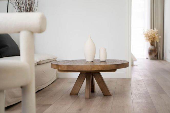 modern 1br+balcony Nr west nanjing road M2/12/13