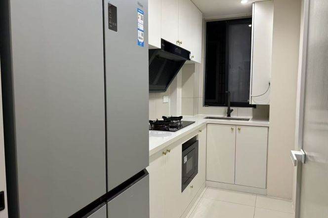 Renovated 2br,with CA,floor heating,Oven, high rise,close to Laowaijie,Line 10