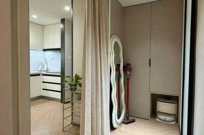 good value- well maintained 1bed / elevator / Columbia Circle/ line 3/4 West Yan’an Road 