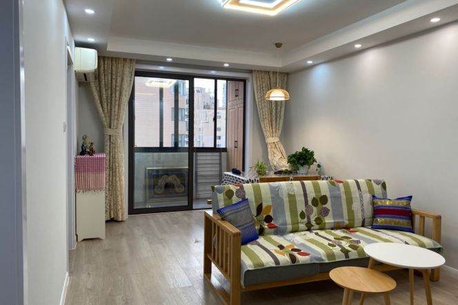 2BR apt with elevator near Colombia Garden and line 3/4/10 Hong'qiao Rd metro
