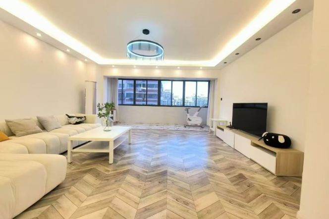 Nice compound/spacious 3br 2baths/floor heating/180 sqm,Zhongshan park@L2/3/4