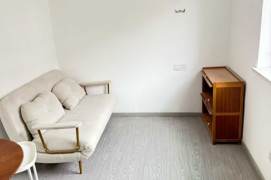 Cozy 2br 1lr/great value/balcony/bright room,3 mins walk to Jiaotong uni@L10/11