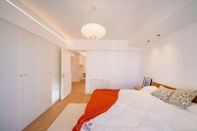 Jiangsu rd elevator 2BR apartment with balcony