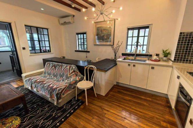 Elegant 1BR with Balcony on Wukang Road