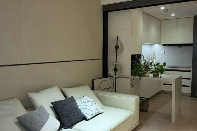 good value- well maintained 1bed / elevator / Columbia Circle/ line 3/4 West Yan’an Road 