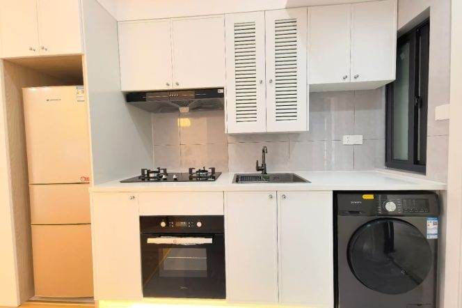 9.2k Clean 1Br with floor heating Nr Changshou Rd.line7/13