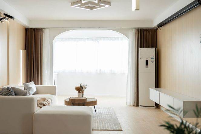 Spacious Luxury 3BR with Full Underfloor Heating | Prime Downtown