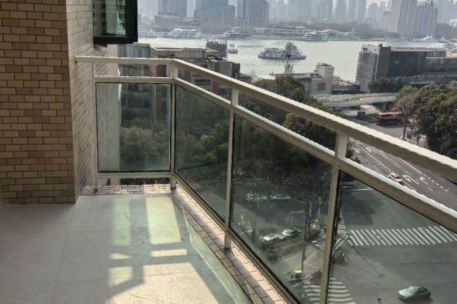 Modern 3brs with study with floor heating and balcony in Lujiauzi