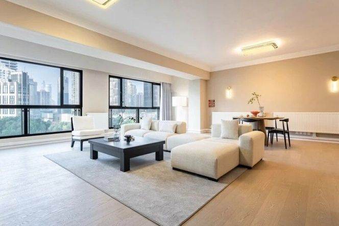 very modern big size 4brs huge living room wall heating  in best compound Xintiandi 