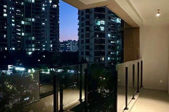 modern 3brs floor heating modern furniture open kitchen beside Su zhou river 23.8K