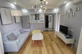 Homey 1br elevator apt nr Century Avenue L2/4/6/9 