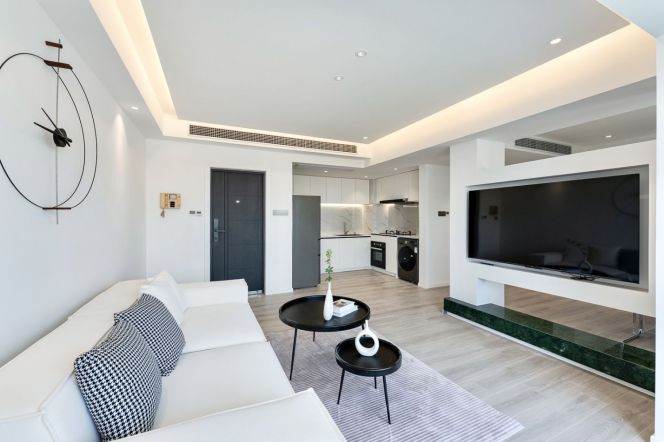 2BR 1BTH w/ Balcony nr South ShaanXi RD M1/10/12