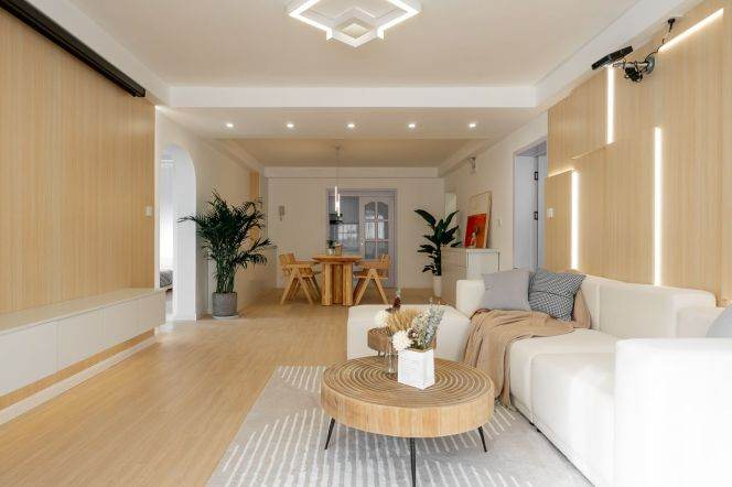 Spacious Luxury 3BR with Full Underfloor Heating | Prime Downtown