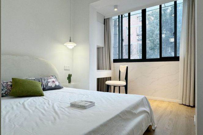 bright decent 1br 1living room Nr jiangsu road M2/11