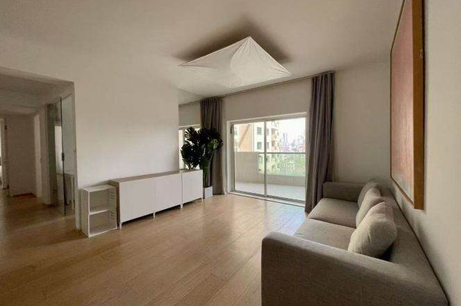 Modern 3brs with floor heating and balcony  in central Xuhui