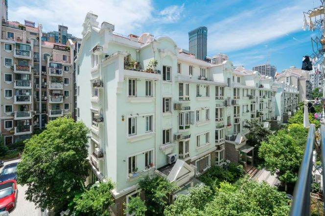 modern 1br+balcony Nr west nanjing road M2/12/13