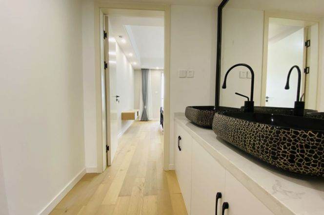 Wutong District, Hujingyuan, 200 sqm, 3 brs, 220,000 yuan including underfloor heating