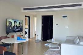 modern 1bed -high rise building- good location- cosy -line 7 changping road 