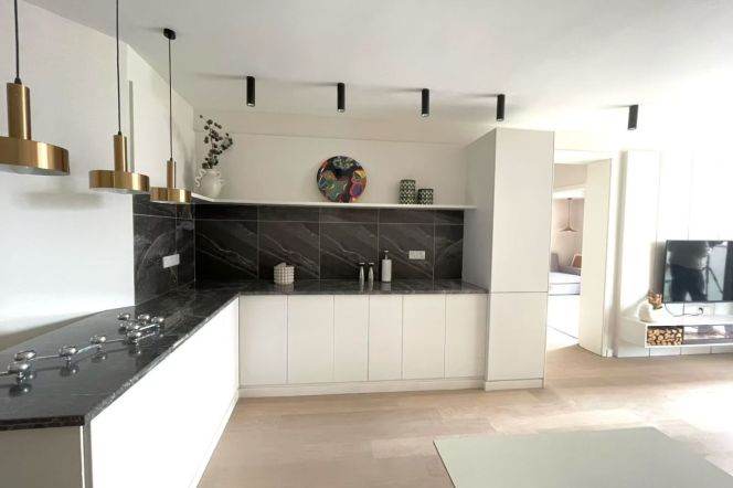 Jing’an; Sanhe Garden bright 2brs/2lr/2ba apt with balcony; L2/7/14