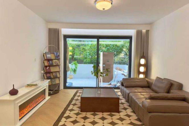 Cozy, 1Big Yard, 2Br 150Sqm, Xujiahui, L1/3/4/9/11