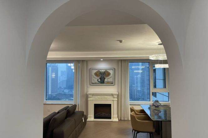 Stunning 40th Floor Luxury Apartment | 3BR | Lujiazui CBD | Steps from Shanghai Tower