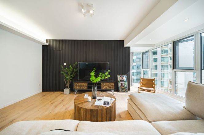 Spacious&bright 4brs&2baths with balcony near Xujiahui