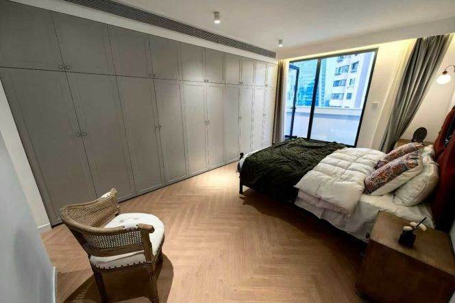 Jiangsu Rd/Changning rd wall heating 1br/2lr/1ba apt wt balcony;L2/11