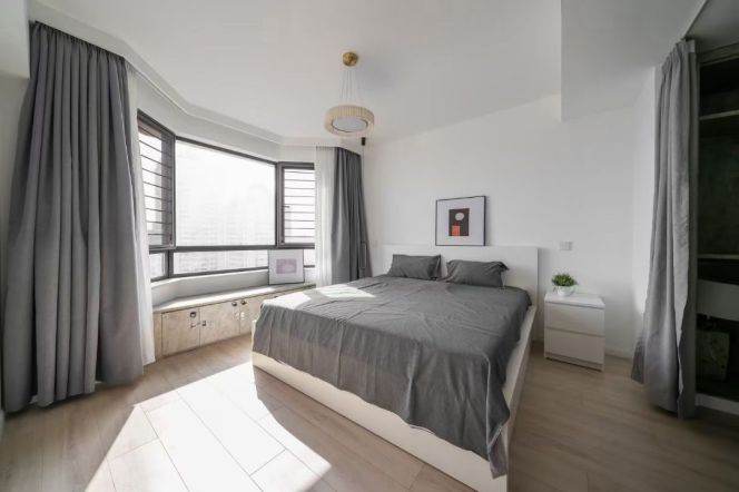 South Shaanxi Rd metro/2br1bt/central AC/floor heat/cloakroom/balcony/oven