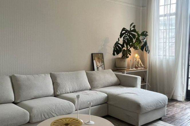 Beautiful 2brs with balcony near IAPM/Changshu Road