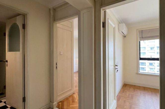 Wutong District, 3-bedroom with wall heating, near Jiaxian Road subway station