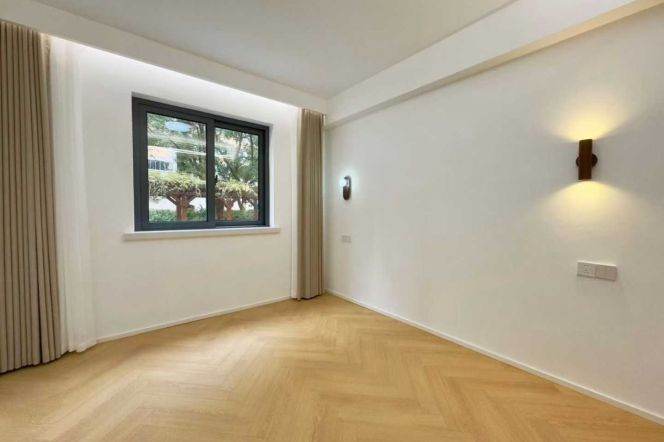 Cozy, 1Big Yard, 2Br 150Sqm, Xujiahui, L1/3/4/9/11