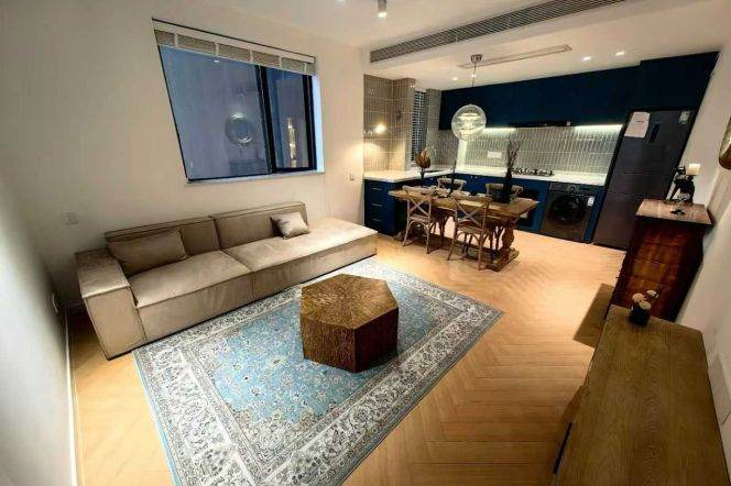 Jiangsu Rd/Changning rd wall heating 1br/2lr/1ba apt wt balcony;L2/11