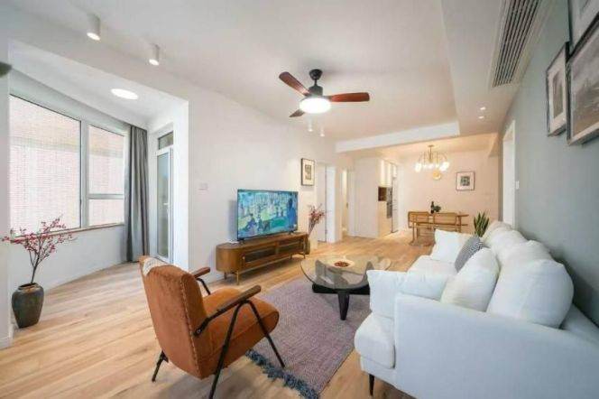 Cozy 3bedrooms Apt +Heating+central AC+Dishwasher@Nanjing Rd(W)