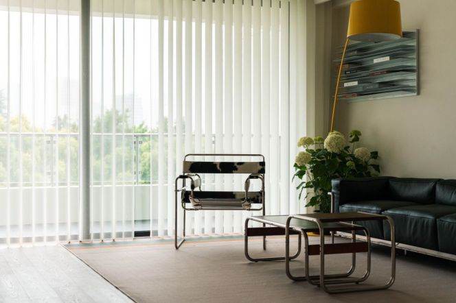 Top of City, stunning 3-brs apartment with green views and lake views, and a parking space.