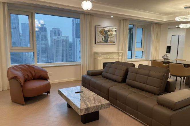 Stunning 40th Floor Luxury Apartment | 3BR | Lujiazui CBD | Steps from Shanghai Tower