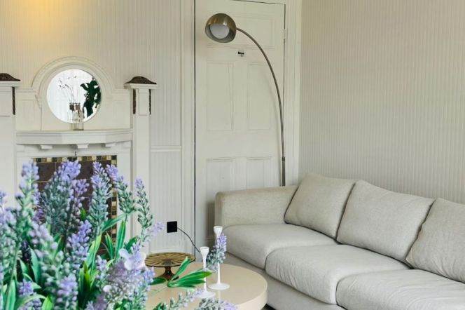 Beautiful 2brs with balcony near IAPM/Changshu Road