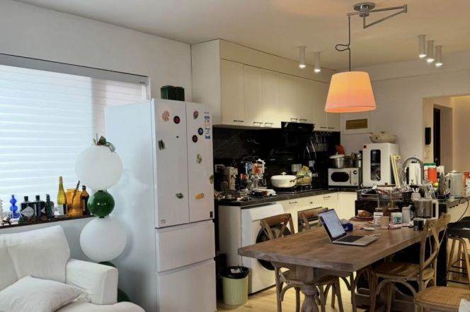 Cozy 2+1BR Elevator Apt w/Open Kitchen nr Jiangsu Rd Station